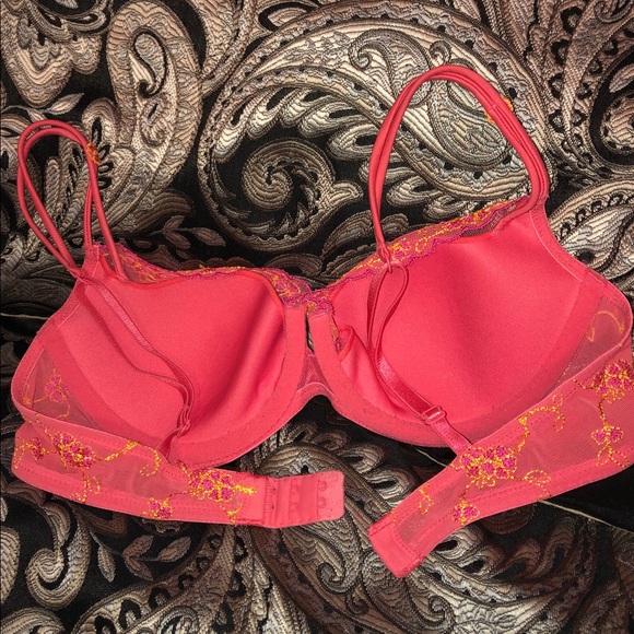2/$30 VS Angel Embroidered Bra - 34C - Picture 6 of 6